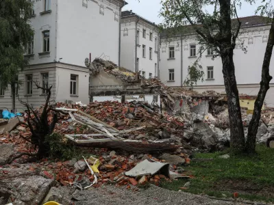 - 29.07.2025. - Podrta telovadnica ob Osnovni šoli Prule.//FOTO: Bojan Velikonja