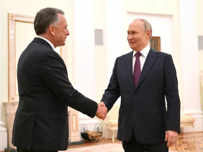 FILED - 25 April 2025, Russia, Moscow: Russian President Vladimir Putin receives US President Donald Trump's special envoy Steve Witkoff at the Kremlin. US President Donald Trump on Sunday said that he may send Witkoff to Russia in the middle of the following week. Photo: -/Kremlin/dpa - ATTENTION: editorial use only and only if the credit mentioned above is referenced in full