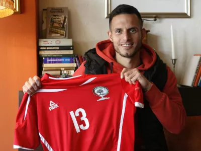 ﻿- 18.03.2015 - Jaka Ihbeisheh, slovensko-palestinski nogometaš, ki se je vpisal v zgodovino palestinskega nogometa kot strelec prvega zadetka, ki ga je ta reprezentanca dosegla na azijskem pokalu	//FOTO: Tomaž SkaleOPOMBA: ZA OBJAVO V PRILOGI – DNEVNIKOV OBJEKTIV - INTERVJU 2015