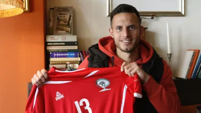 ﻿- 18.03.2015 - Jaka Ihbeisheh, slovensko-palestinski nogometaš, ki se je vpisal v zgodovino palestinskega nogometa kot strelec prvega zadetka, ki ga je ta reprezentanca dosegla na azijskem pokalu	//FOTO: Tomaž SkaleOPOMBA: ZA OBJAVO V PRILOGI – DNEVNIKOV OBJEKTIV - INTERVJU 2015