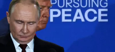 FILE PHOTO: U.S. President Donald Trump and Russian President Vladimir Putin hold a press conference following their meeting to negotiate an end to the war in Ukraine, at Joint Base Elmendorf-Richardson in Anchorage, Alaska, U.S., August 15, 2025. REUTERS/Jeenah Moon/File Photo / Foto: Jeenah Moon