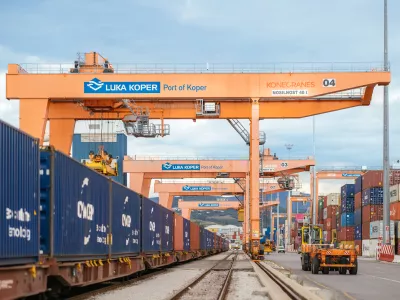 Luka Koper, pristanišče, žerjav 