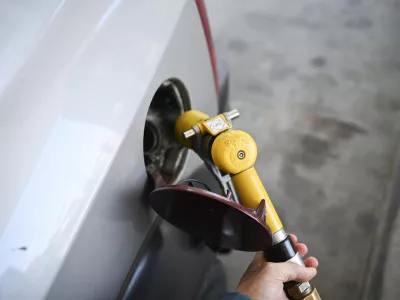 SIMBOLIČNA FOTOGRAFIJA14.05.2025 - avtoplin - polnilnica -LPG AVTOPLIN - plinska črpalka za avtomobile, Petrol Tržaška. FOTO: Nik Erik Neubauer