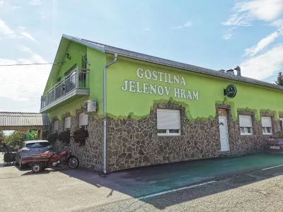 Jelenov hram / Foto: Miha First