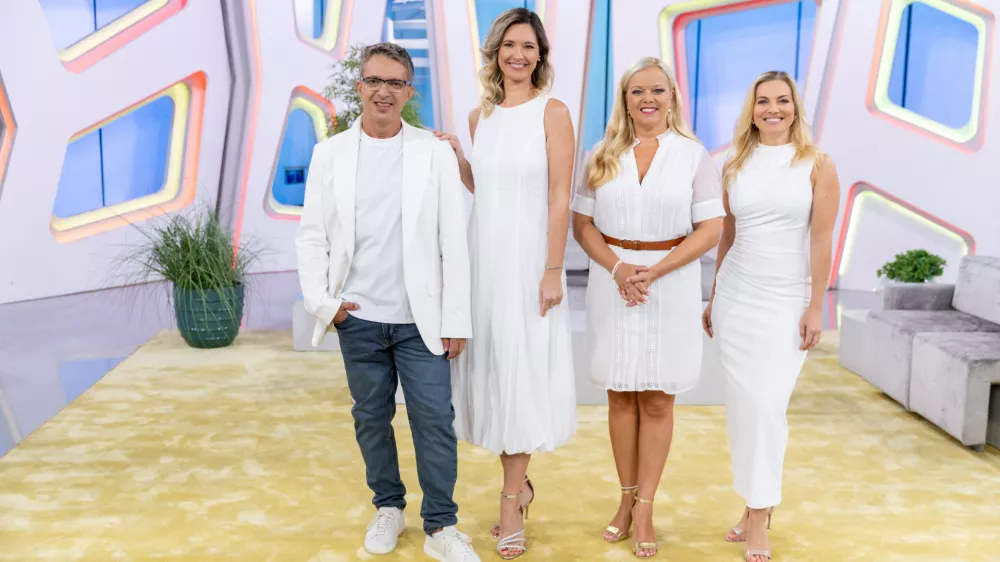 Ekipa jutranjega programa na nacionalki / Foto: Adrian Pregelj