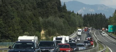 - 05.08.2022 – Reševalni pas na avtocesti, ki intervencijskim službam omogoča hitrejši dostop do kraja prometne nesreče oziroma drugega izrednega dogodka, //FOTO: Luka Cjuha