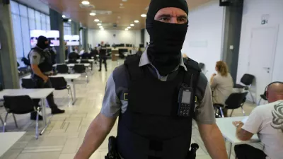 Varovanje na sojenju za umor Satka Zovka. 