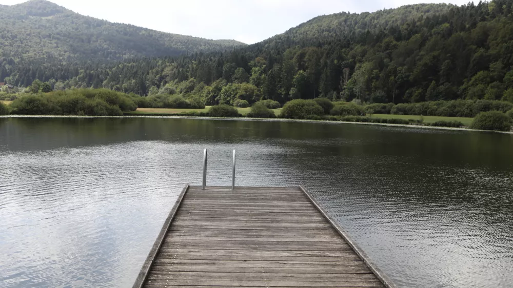 21.07.2025 Podpeško jezero - kopanje v naravnih vodah - naravne vode - Foto: Luka Cjuha / Foto: Luka Cjuha