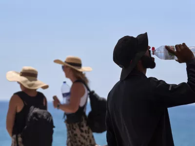 Eden zadnjih velikih vročinskih valov je udaril po Španiji. Prizor je iz Barcelone. / Foto: AP