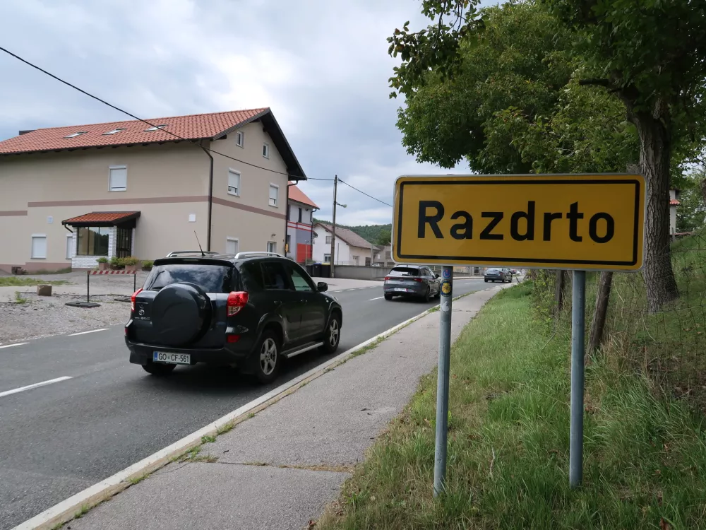 Rebernice, Podnanos, Razdrto, hitra cesta, Lozice, Podraga, kolone, promet / Foto: Nataša Bucik Ozebek