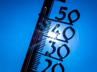 FILED - 19 July 2022, Mecklenburg-Western Pomerania, Schwerin: An outdoor thermometer shows the temperature to be close to 40 degrees in Schwerin. Photo: Jens Büttner/dpa