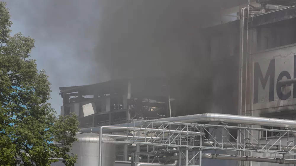 - 12.05.2022 – Kočevje – požar - eksplozija v kemični tovarni Melamin - razneslo kotel v proizvodnji - poškodovanih več kot dvajset oseb, dve osebi huje opečeni //FOTO: Bojan Velikonja