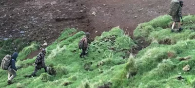 Tom Phillips in otroci, ki so izginili za štiri leta v divjino, zajem zaslona avgust 2025