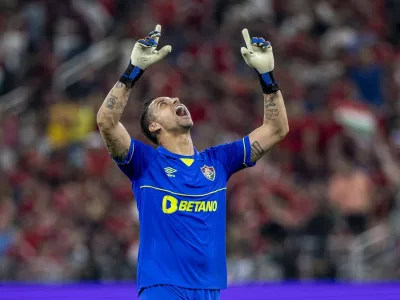 King Abdullah Sports City Goalkeeper Fabio Maciel of Fluminense L celebrates after Fluminense s second goal 2-0 during the FIFA World Club Club Semi Final between Fluminense BRA and Al Ahly EGY at King Abdullah Sports City in Jeddah, Saudi Arabia Copyright: xRichardxCallisx/xSPPx spp-en-RiCaSp-RMC_FLUALAHLY_181223_spp-8981,Image: 830662716, License: Rights-managed, Restrictions: PUBLICATIONxNOTxINxBRAxMEX, Model Release: no