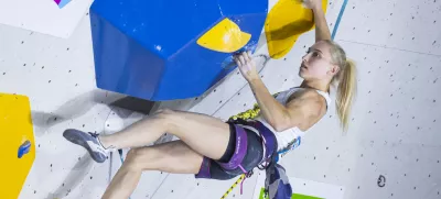 Koper, Plezalni center Koper.Tekma svetovnega pokala v tezavnostnem plezanju v Kopru.V zenski konkurenci je slavila olimpijska prvakinja iz Pariza Janja Garnbret.