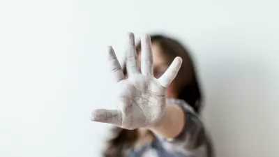 Škofja Loka: Pri učitelju verouka našli posnetke spolnih zlorab otrok