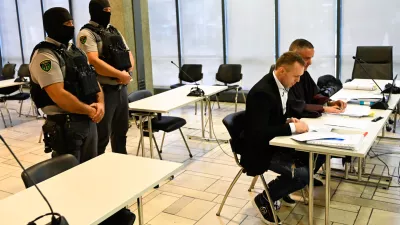 Muzaferović slovenskim policistom očita, da so ga aretirali po navodilih iz Bosne