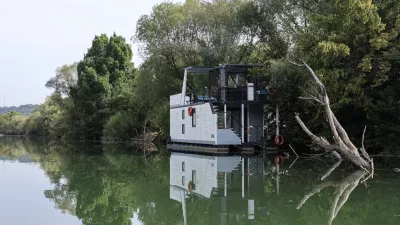 - 20.08.2025 - ogled plavajočih hišk na Ljubljanici//FOTO: Jaka Gasar