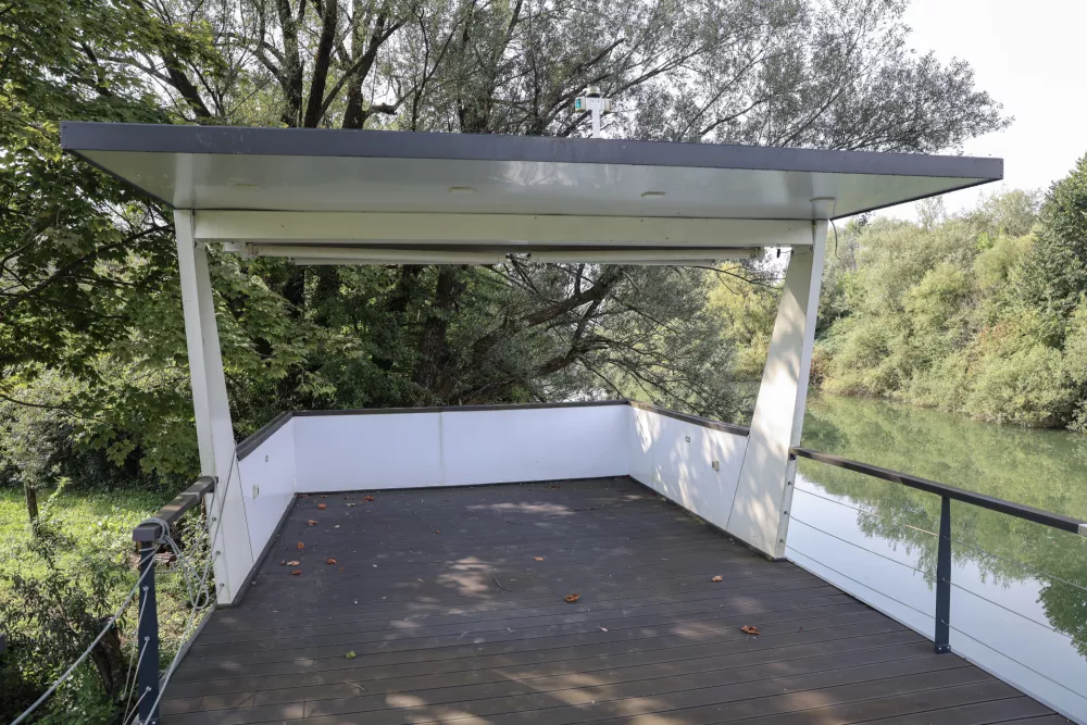 - 20.08.2025 - ogled plavajočih hišk na Ljubljanici//FOTO: Jaka Gasar