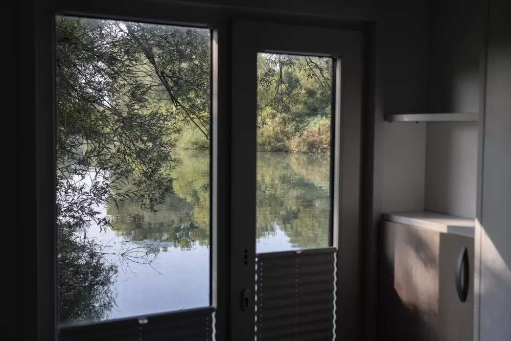 - 20.08.2025 - ogled plavajočih hišk na Ljubljanici//FOTO: Jaka Gasar