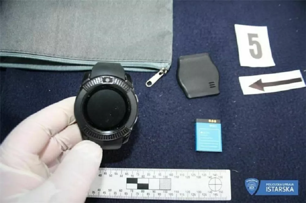 Prijeli več moških: Nad gole otroke s pisali, hladilnimi skrinjami in urami