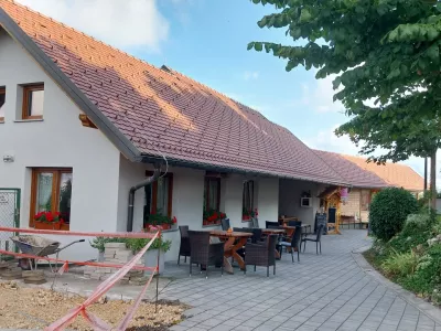 Koče v okolici Ljubljane: V objemu grajskih legend in domačih okusov