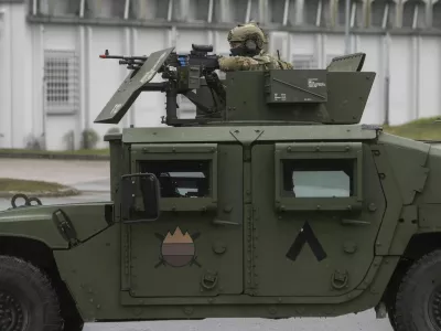 - simbolična fotografija – vojaki SV -- 31.03.2023 – Slovenska vojska (SV) - Vojašnica Ivana Cankarja Vrhnika - obisk predsednice republike v okviru katerega se je seznanila s stanjem pripravljenosti Slovenske vojske v letu 2022, //FOTO: Jaka Gasar