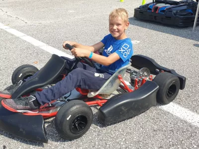 Motošportni dan je namenjen otrokom, starim med pet in osem let oziroma visokim do 130 centimetrov, saj se večji ne bi mogli usesti v gokart, namenjen tej ciljni skupini. / Foto: Amzs