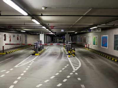 ﻿- 12.01.2021 - Parkirna hiša PH Kongresni trg – garažna hiša je opremljena z avtomatskimi vhodno-izhodnim sistemi, avtomatskimi blagajnami in video nadzornim sistemom - //FOTO: Bojan Velikonja