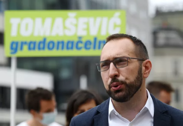 ﻿12.05.2021., Zagreb - Zagreb je nas! i Mozemo! odrzali su konferenciju za medije, na kojoj su predstavili program za osobe s invaliditetom. Tomislav Tomasevic, kandidat za gradonacelnika grada Zagreba Hrvoje Belamaric. Photo: Marko Lukunic/PIXSELL