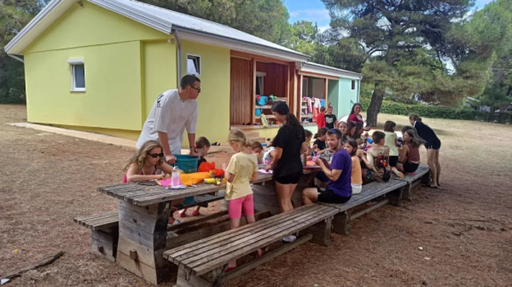 Postopna prenova hišic v Pinei