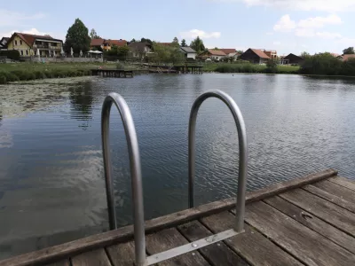 21.07.2025 Podpeško jezero - kopanje v naravnih vodah - naravne vode - Foto: Luka Cjuha