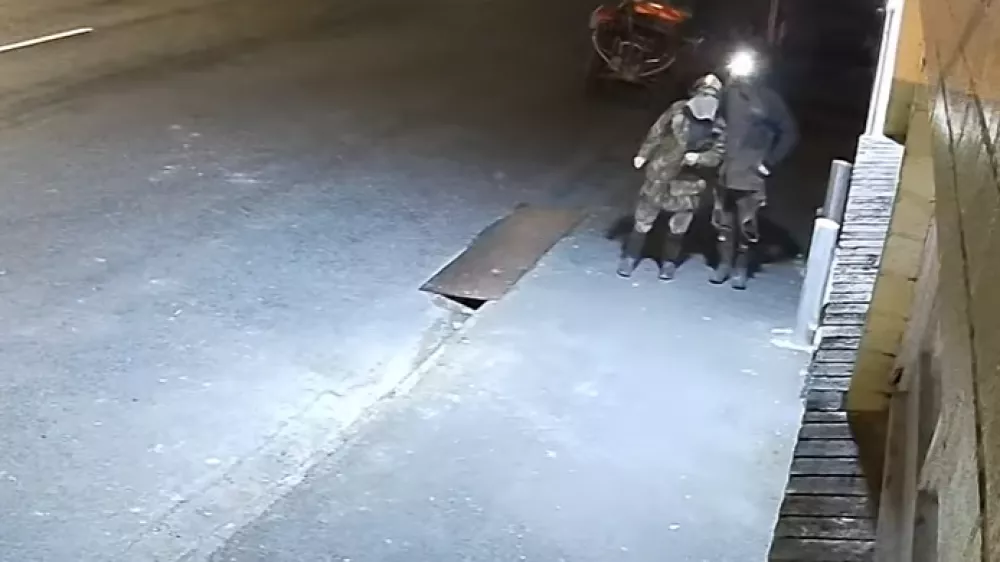 Tom Phillips, nova zelandija, ubežnik