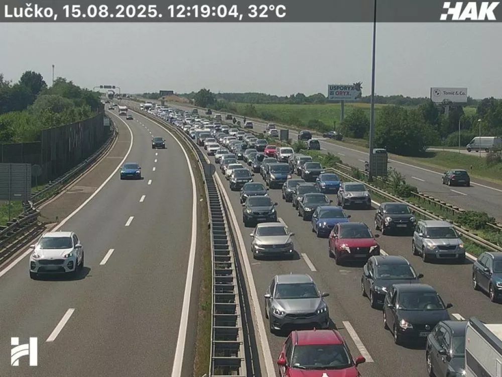 Zagreb Lučko kolona / Foto: Hak