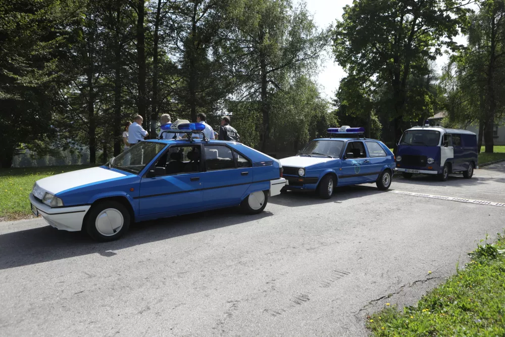 28.8.2025 - Policija - Starodobniki stara policijska vozila policijski kamp za srednješolceFoto: Luka Cjuha
