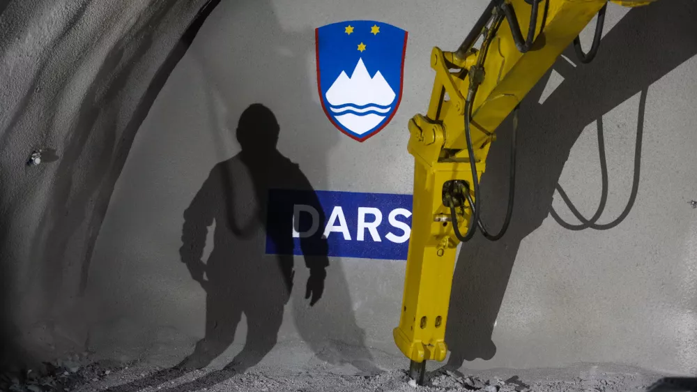 simbolična fotografija DARS18.3.2024 - predor Karavanke - dogodek ob preboju vzhodne cevi avtocestnega predora Karavanke, nagovor bo imel predsednik vlade Robert Golob, dogodka se bo udeležila tudi ministrica za infrastrukturo Alenka BratušekFoto: Luka Cjuha