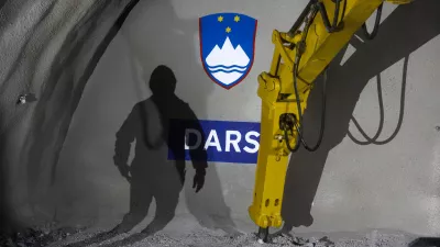 simbolična fotografija DARS18.3.2024 - predor Karavanke - dogodek ob preboju vzhodne cevi avtocestnega predora Karavanke, nagovor bo imel predsednik vlade Robert Golob, dogodka se bo udeležila tudi ministrica za infrastrukturo Alenka BratušekFoto: Luka Cjuha