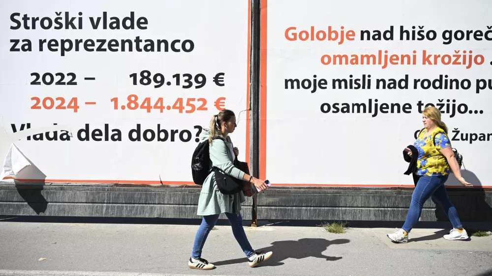 plakatna mesta, obcestni oglasi, protivladni plakati, oglas25.08.2025 - Plakati proti delovanju vlade Roberta Goloba. Foto: Nik Erik Neubauer 