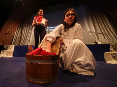 Iz predstave 55 člen