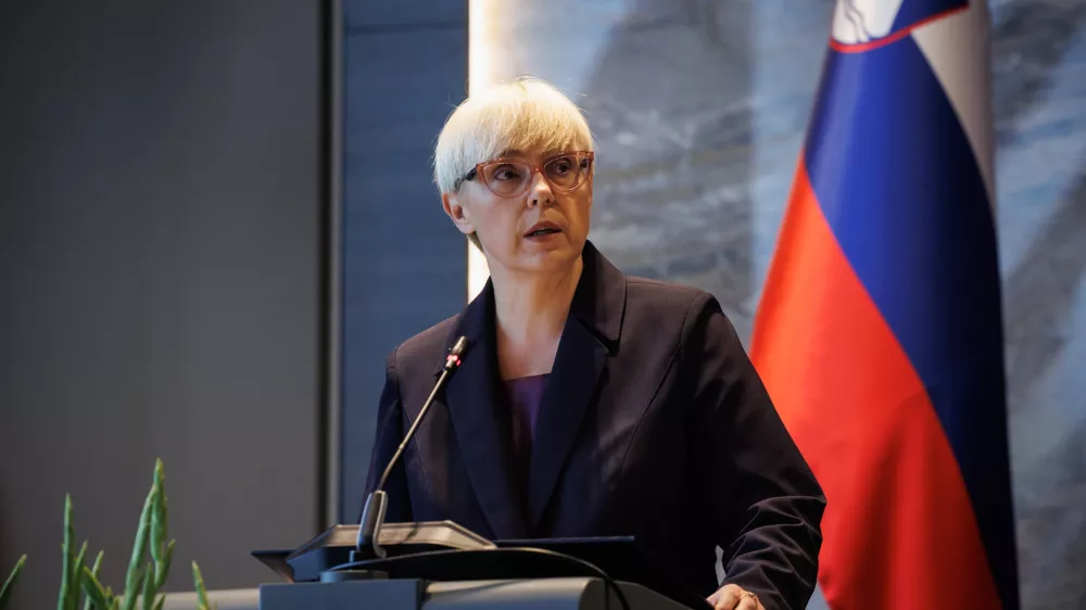 Ljubljana, Hotel Plaza.Sklepni dan posveta slovenske diplomacije.Predsednica republike Natasa Pirc Musar.