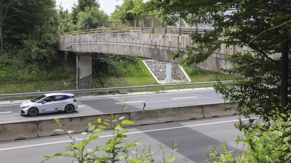 Ta mesec začetek del na nadhodih