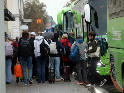 Letos kar 82 milijonov evrov za prevoz učencev