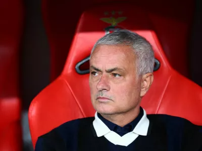 FILE PHOTO: Soccer Football - UEFA Champions League - Play Off - Second Leg - Benfica v Fenerbahce - Estadio da Luz, Lisbon, Portugal - August 27, 2025 Fenerbahce coach Jose Mourinho before the match REUTERS/Pedro Nunes/File Photo
