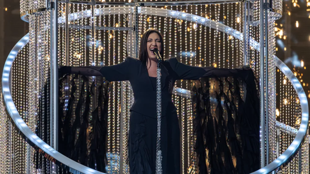 Yuval Raphael na evrovizijskem nastopu maja v Baslu, / Foto: Quejaytee / Wikipedia