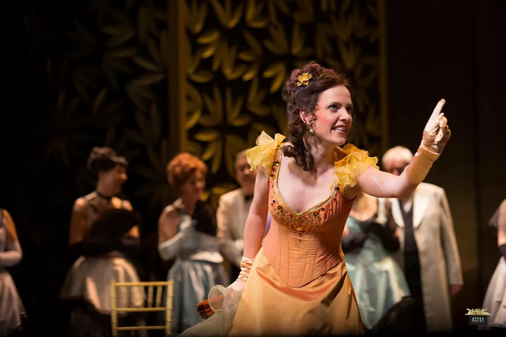 Petra Vrh Vrezec v operi Netopir / Foto: Darja Stravs Tisu