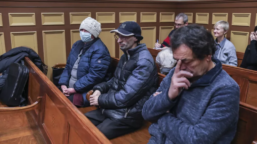 - 28.11.2022 – sojenje Čop Tanji, Skopec Urošu, Mikulin Sandiju, Pavlović Brankotu in Novak Eriki zaradi goljufije in pranja denarja - oškodovali naj bi britansko medijsko korporacijo BBC za 336.000 evrov,  //FOTO: Jaka Gasar