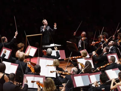 Daniel Harding, eden najbolj iskanih dirigentov današnjega časa, skupaj s svetovno znanim Orkestrom Nacionalne akademije Sv. Cecilije iz Rima.