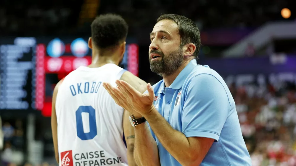 Basketball - FIBA EuroBasket 2025 - Group Phase - Poland v France - Spodek, Katowice, Poland - September 2, 2025 France head coach Frederic Fauthoux Grzegorz Celejewski/Agencja Wyborcza.pl via REUTERS ATTENTION EDITORS - THIS IMAGE WAS PROVIDED BY A THIRD PARTY. POLAND OUT. NO COMMERCIAL OR EDITORIAL SALES IN POLAND. / Foto: Agencja Wyborcza.pl