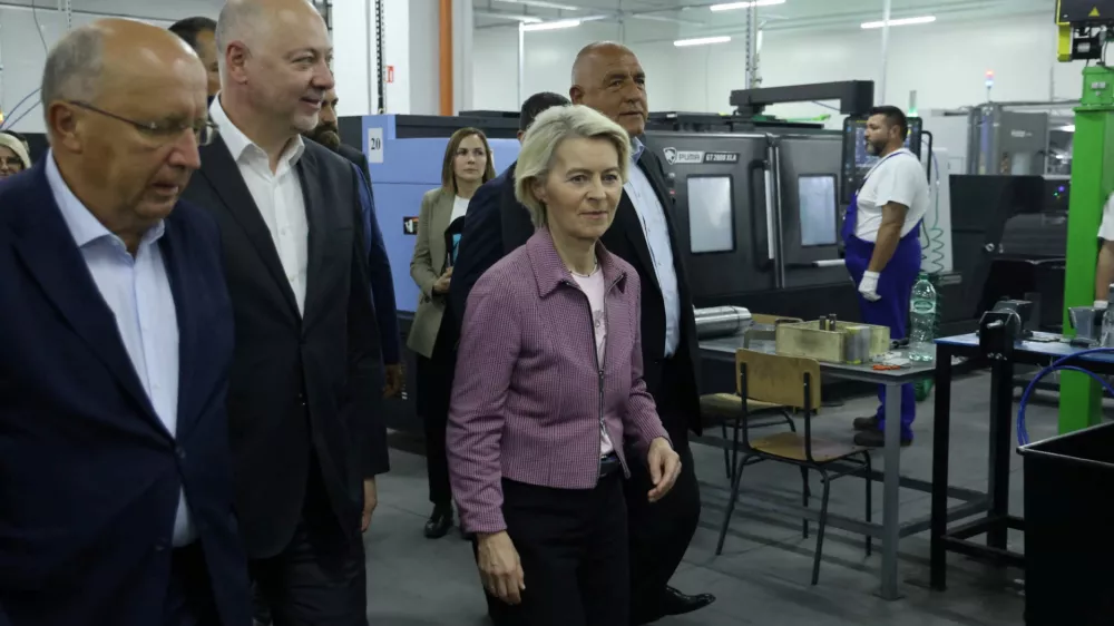 European Commission President Ursula von der Leyen, Bulgarian Prime Minister Rosen Zhelyazkov, and Boyko Borissov, leader of GERB party, walk during a visit at Bulgarian state arms company VMZ-Sopot, in Sopot, Bulgaria August 31, 2025. Bulgarian Government Press Office/Handout via REUTERS ATTENTION EDITORS - THIS IMAGE HAS BEEN SUPPLIED BY A THIRD PARTY. NO RESALES. NO ARCHIVES