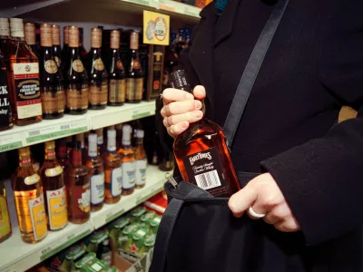 Tatvina,kraja, kraja viski trgovina kriminal